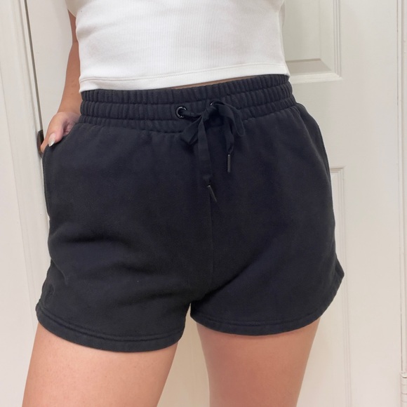 Victoria’s Secret Black Fleece Shorts - Picture 6 of 6